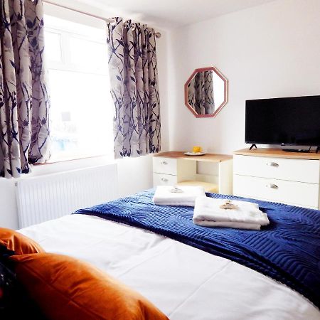 Modern, Well Located En-Suite Rooms With Parking - Orbitat Accommodations CBG Exterior foto