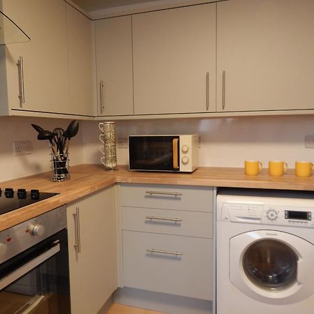 Modern, Well Located En-Suite Rooms With Parking - Orbitat Accommodations CBG Exterior foto