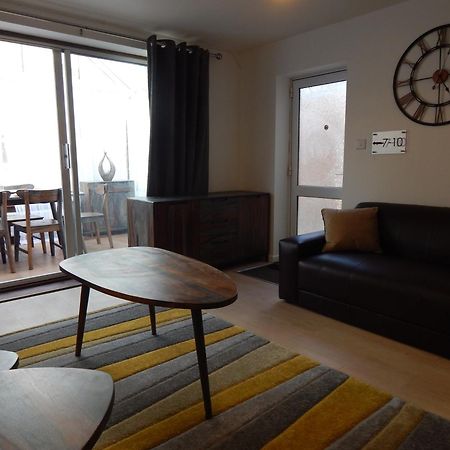 Modern, Well Located En-Suite Rooms With Parking - Orbitat Accommodations CBG Exterior foto