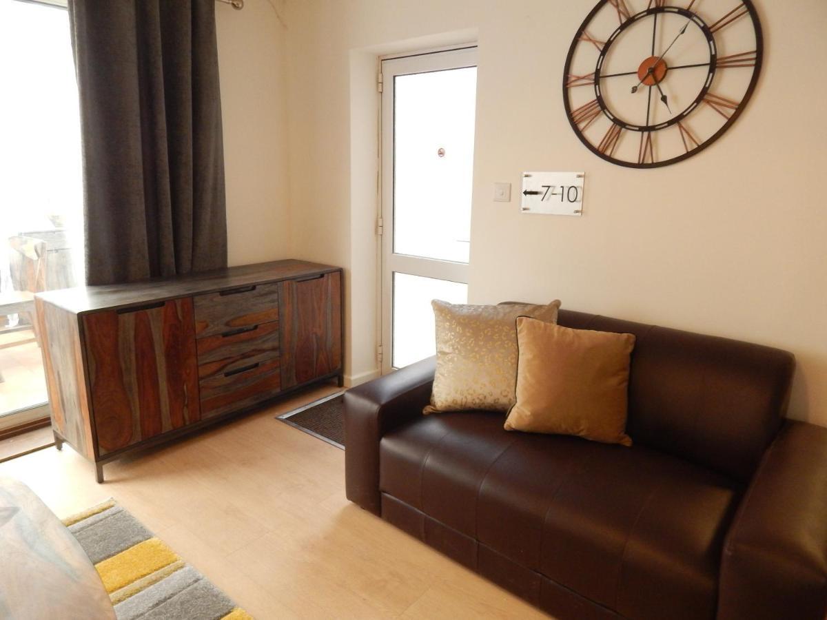 Modern, Well Located En-Suite Rooms With Parking - Orbitat Accommodations CBG Exterior foto