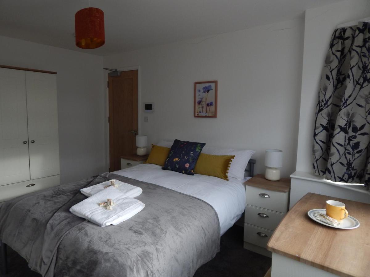 Modern, Well Located En-Suite Rooms With Parking - Orbitat Accommodations CBG Exterior foto