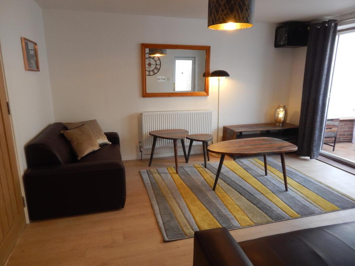 Modern, Well Located En-Suite Rooms With Parking - Orbitat Accommodations CBG Exterior foto