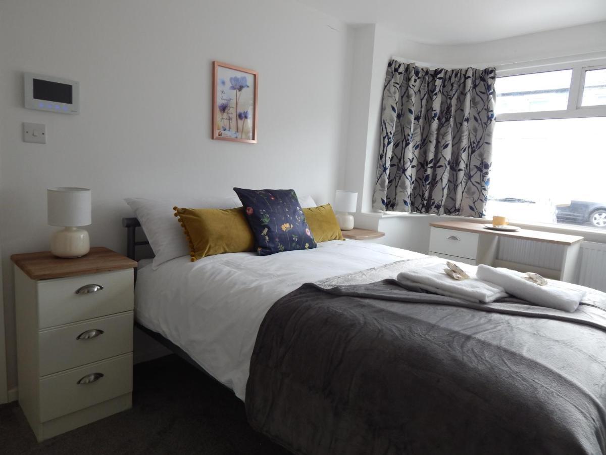 Modern, Well Located En-Suite Rooms With Parking - Orbitat Accommodations CBG Exterior foto