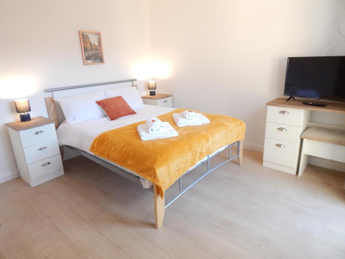 Modern, Well Located En-Suite Rooms With Parking - Orbitat Accommodations CBG Exterior foto