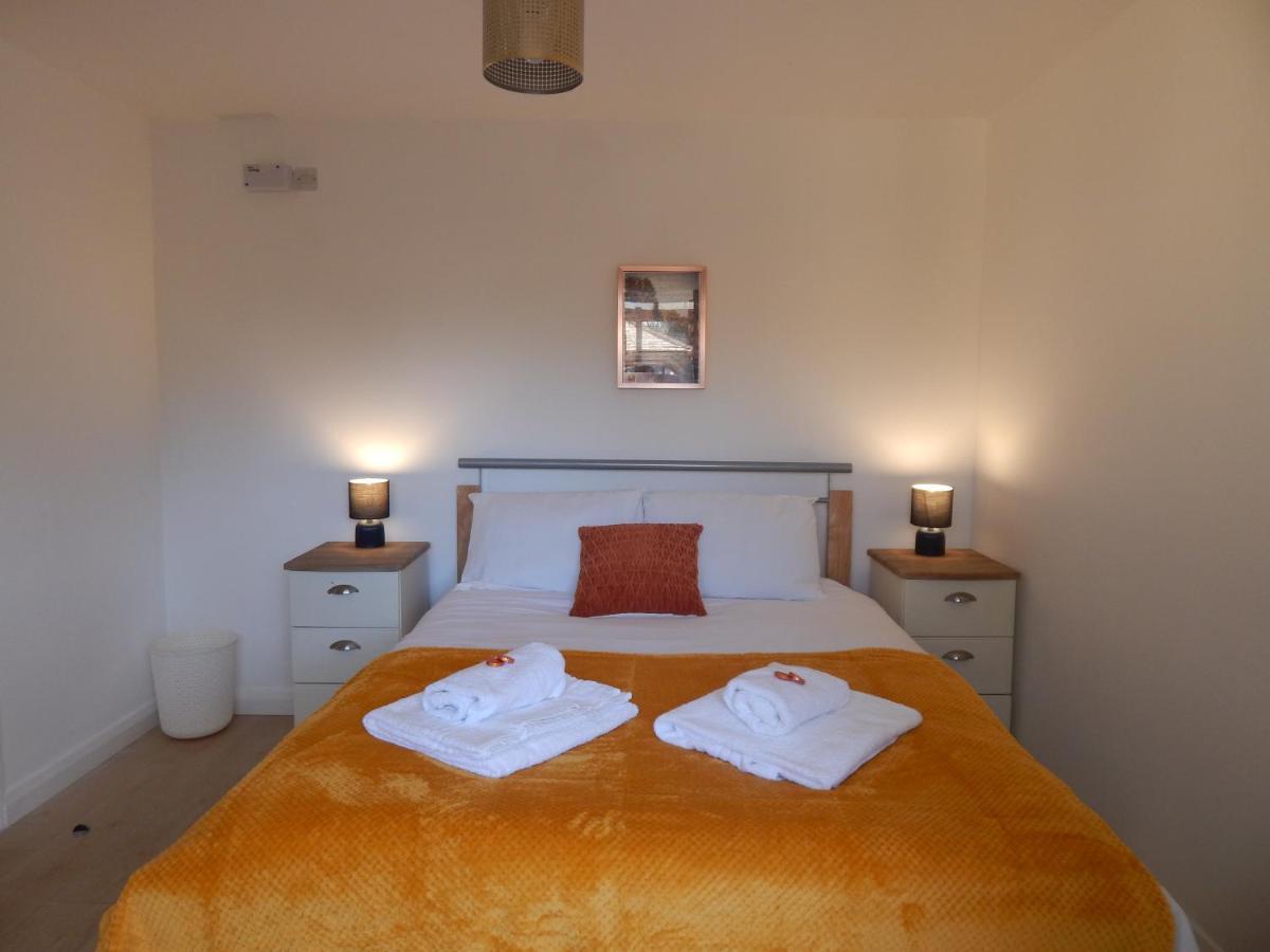 Modern, Well Located En-Suite Rooms With Parking - Orbitat Accommodations CBG Exterior foto