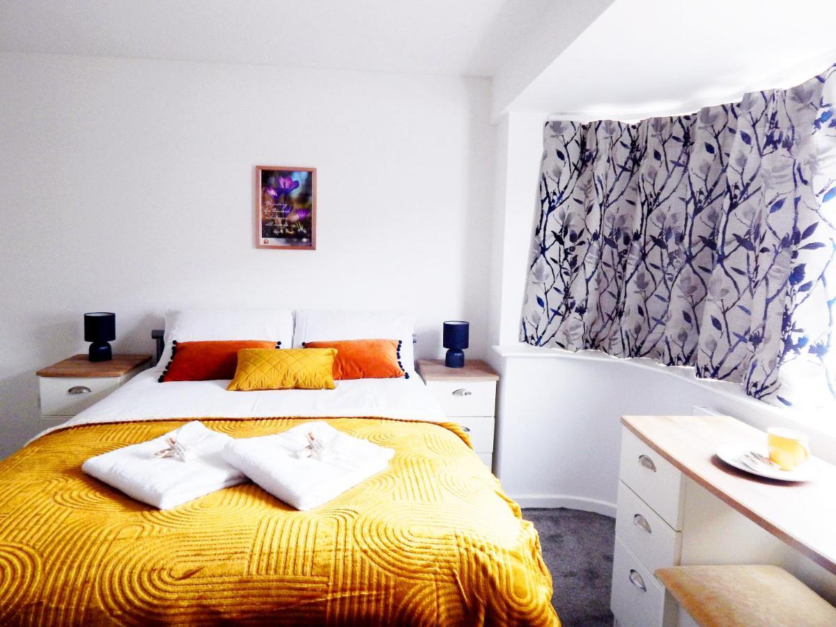 Modern, Well Located En-Suite Rooms With Parking - Orbitat Accommodations CBG Exterior foto