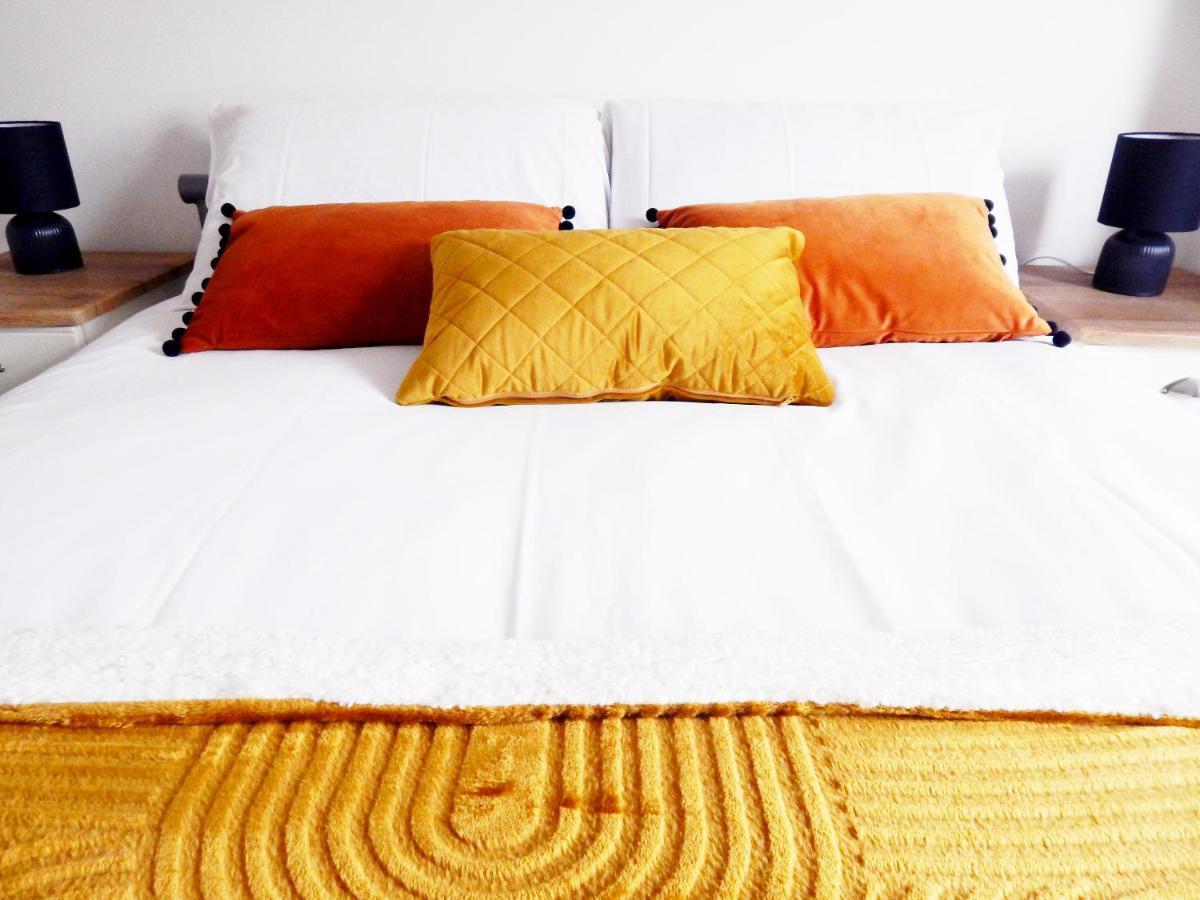 Modern, Well Located En-Suite Rooms With Parking - Orbitat Accommodations CBG Exterior foto