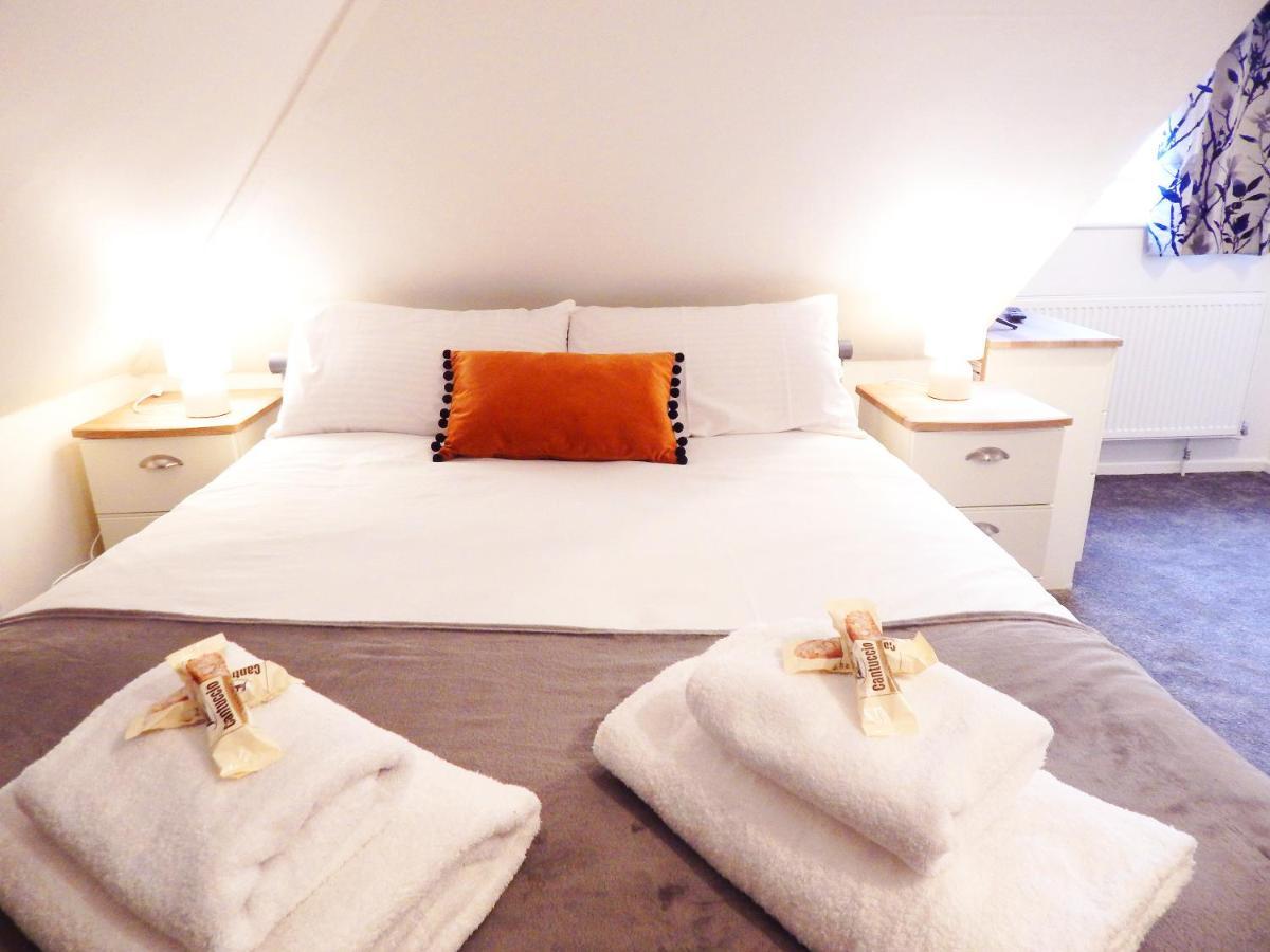 Modern, Well Located En-Suite Rooms With Parking - Orbitat Accommodations CBG Exterior foto