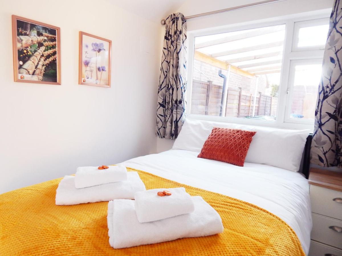 Modern, Well Located En-Suite Rooms With Parking - Orbitat Accommodations CBG Exterior foto