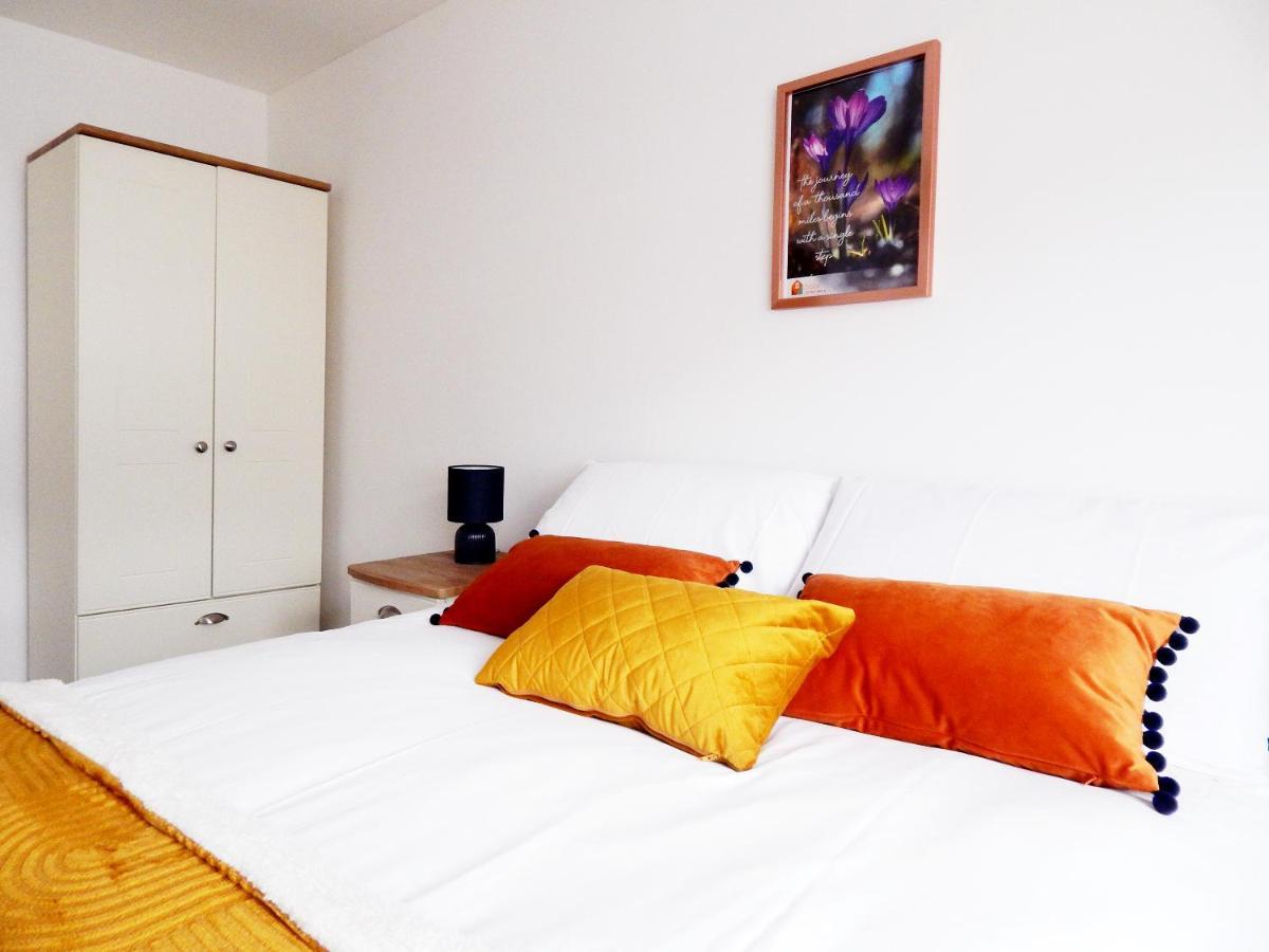 Modern, Well Located En-Suite Rooms With Parking - Orbitat Accommodations CBG Exterior foto