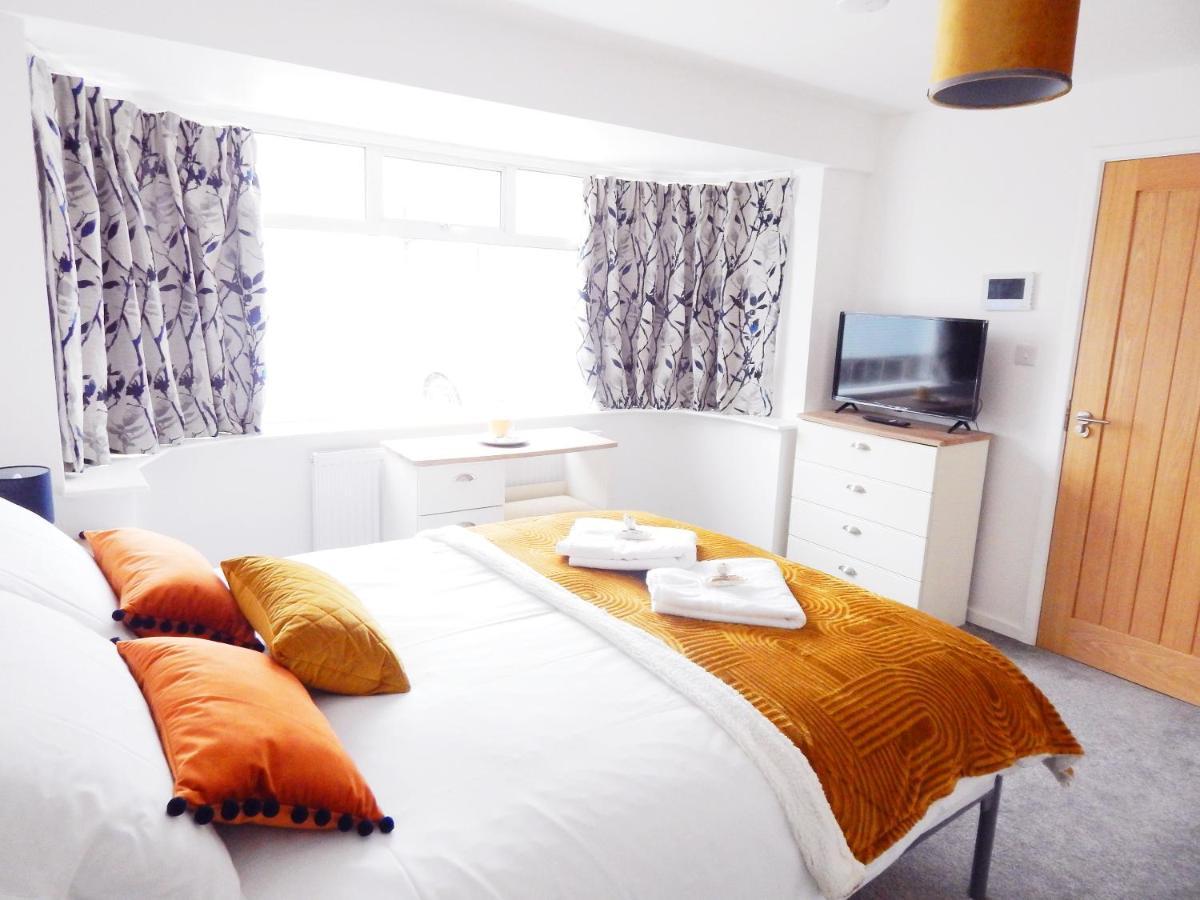 Modern, Well Located En-Suite Rooms With Parking - Orbitat Accommodations CBG Exterior foto