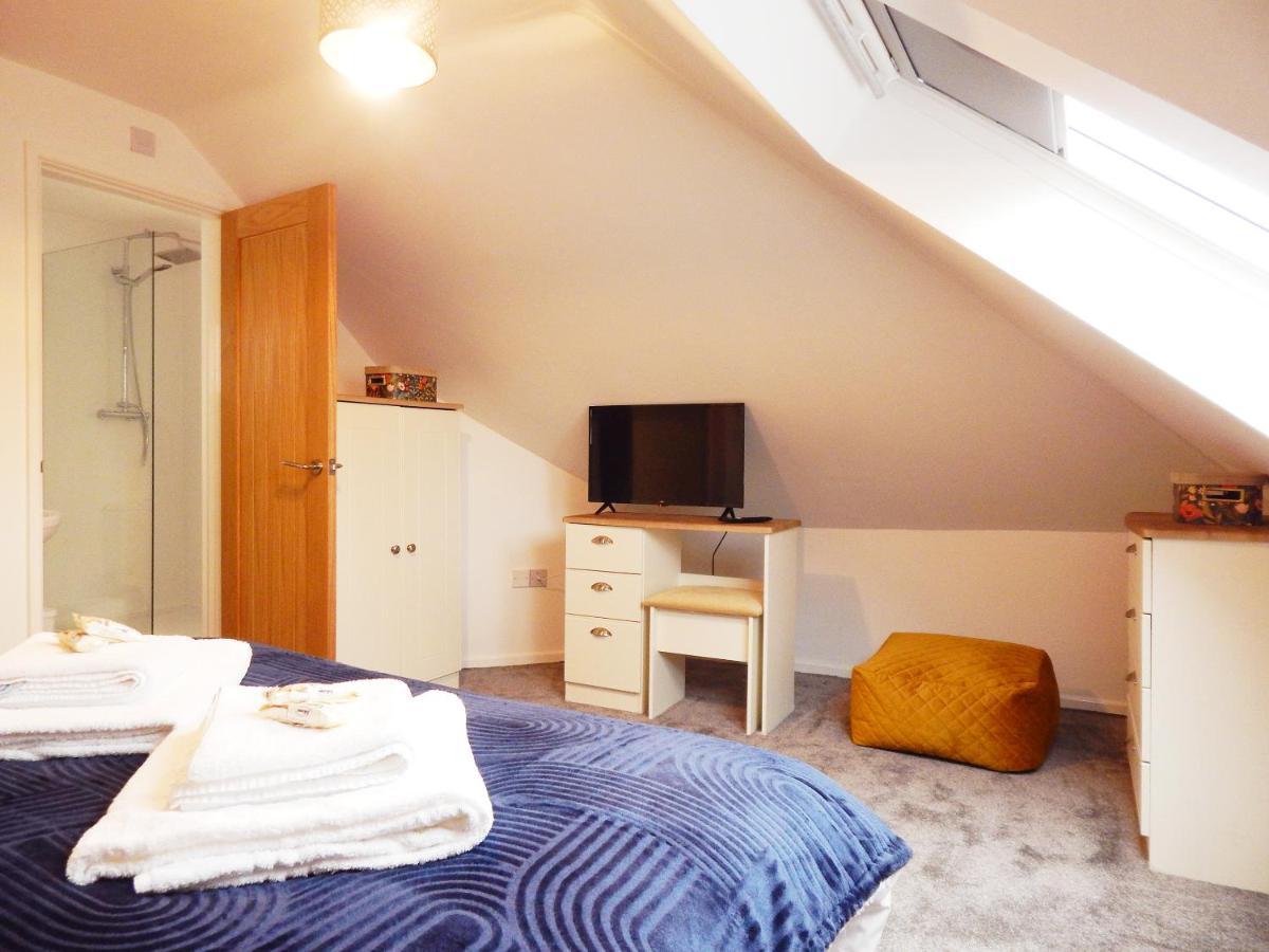 Modern, Well Located En-Suite Rooms With Parking - Orbitat Accommodations CBG Exterior foto