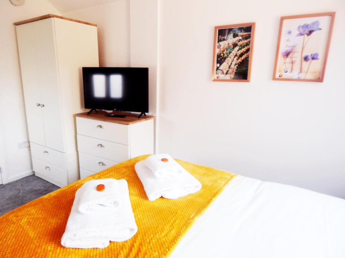 Modern, Well Located En-Suite Rooms With Parking - Orbitat Accommodations CBG Exterior foto