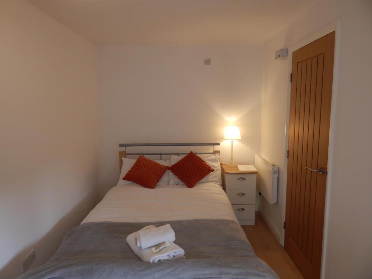 Modern, Well Located En-Suite Rooms With Parking - Orbitat Accommodations CBG Exterior foto